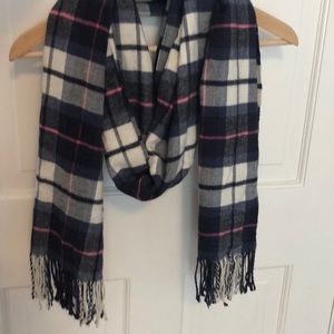 Soft Gap scarf